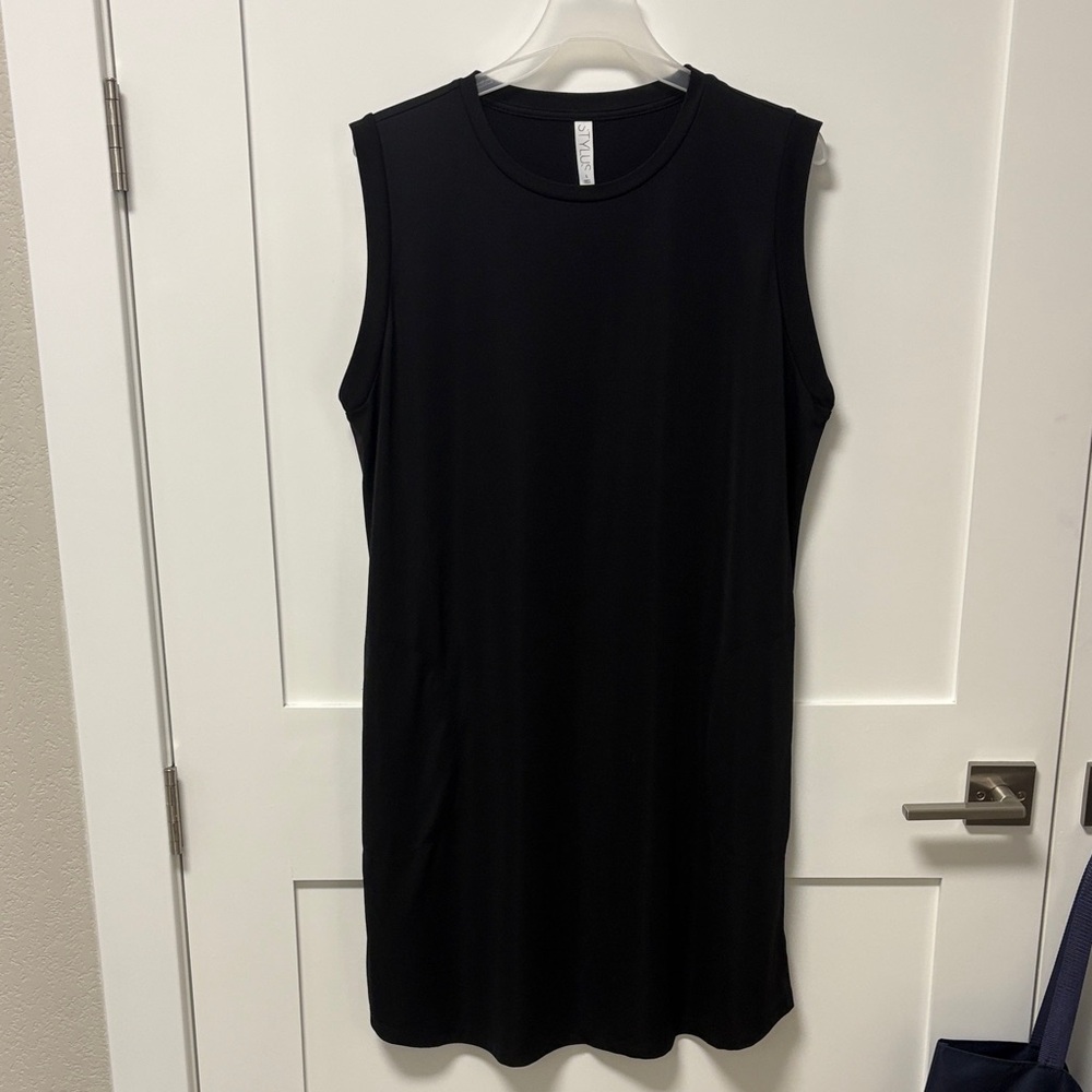 STYLUS Black Crewneck Knit Shift Dress
